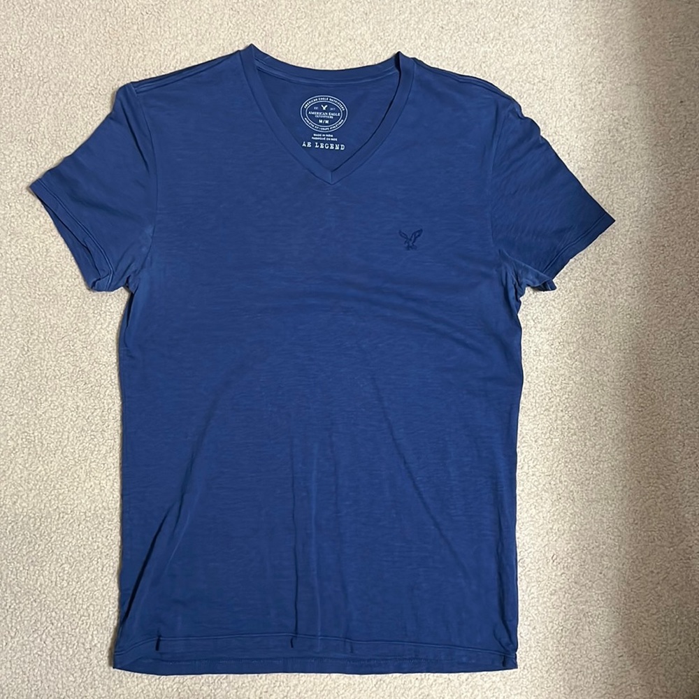American Eagle Men’s Medium V-Neck!
